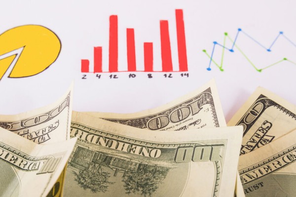 Hình ảnh minh họa người chơi Zowin đang phân tích dữ liệu xổ số